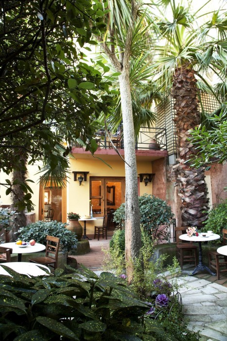 Hotel Empress Zoe 54/100
