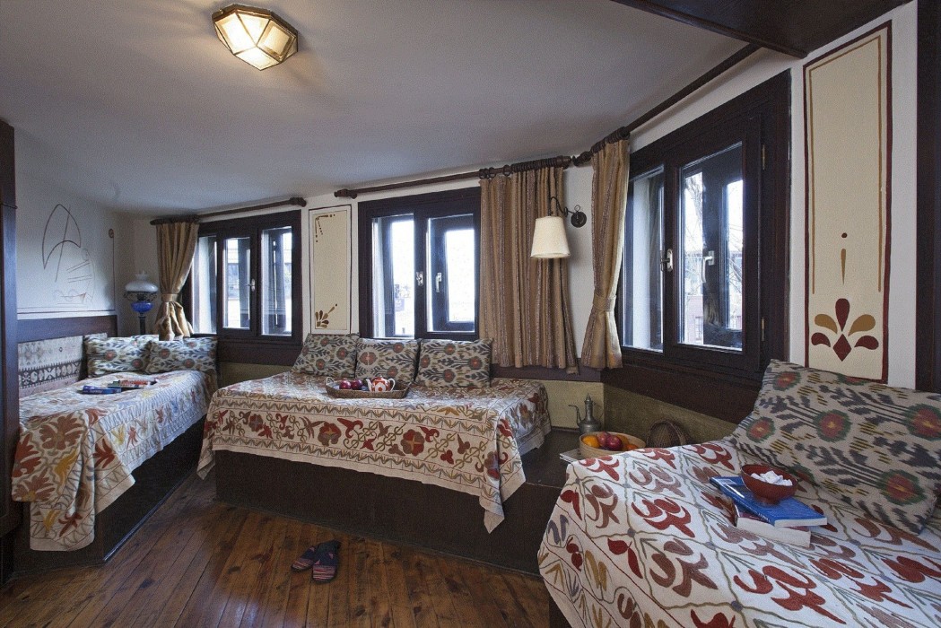 Hotel Empress Zoe 33/100