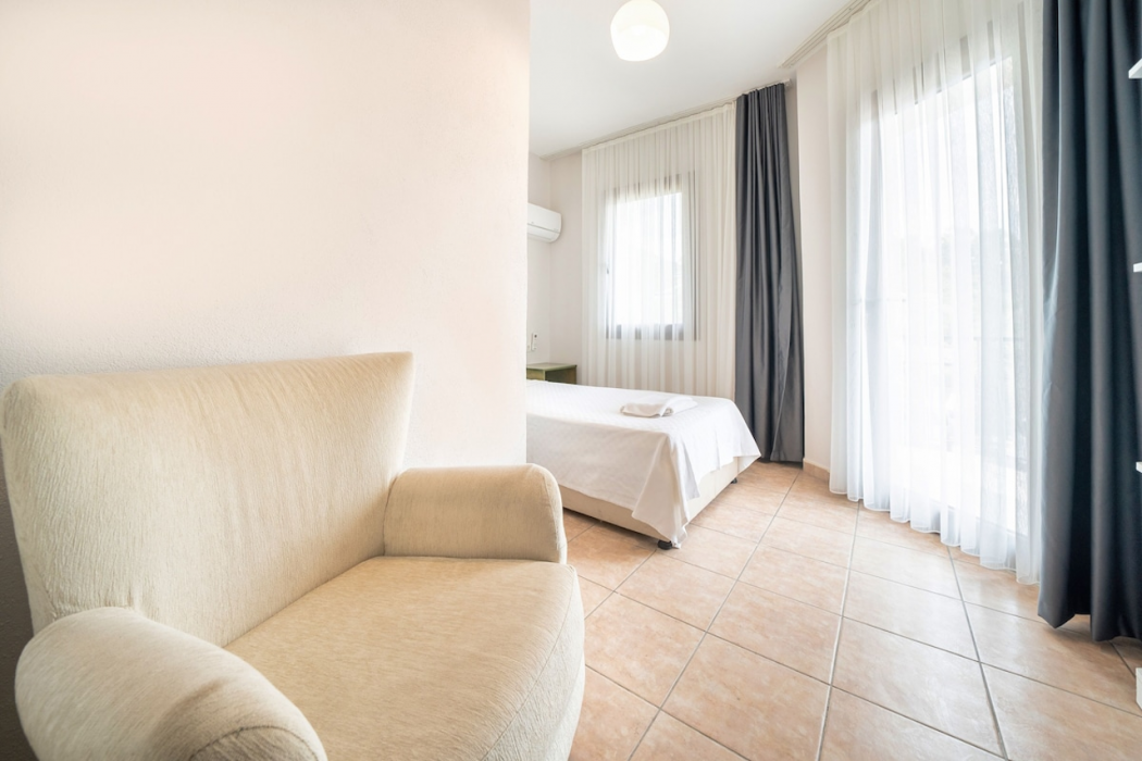 Dedeminn Garden Hotel 12/60