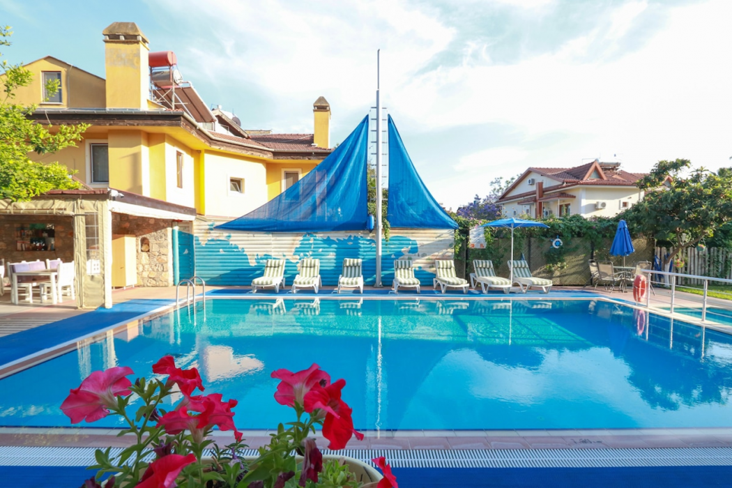 Dedeminn Garden Hotel 32/60