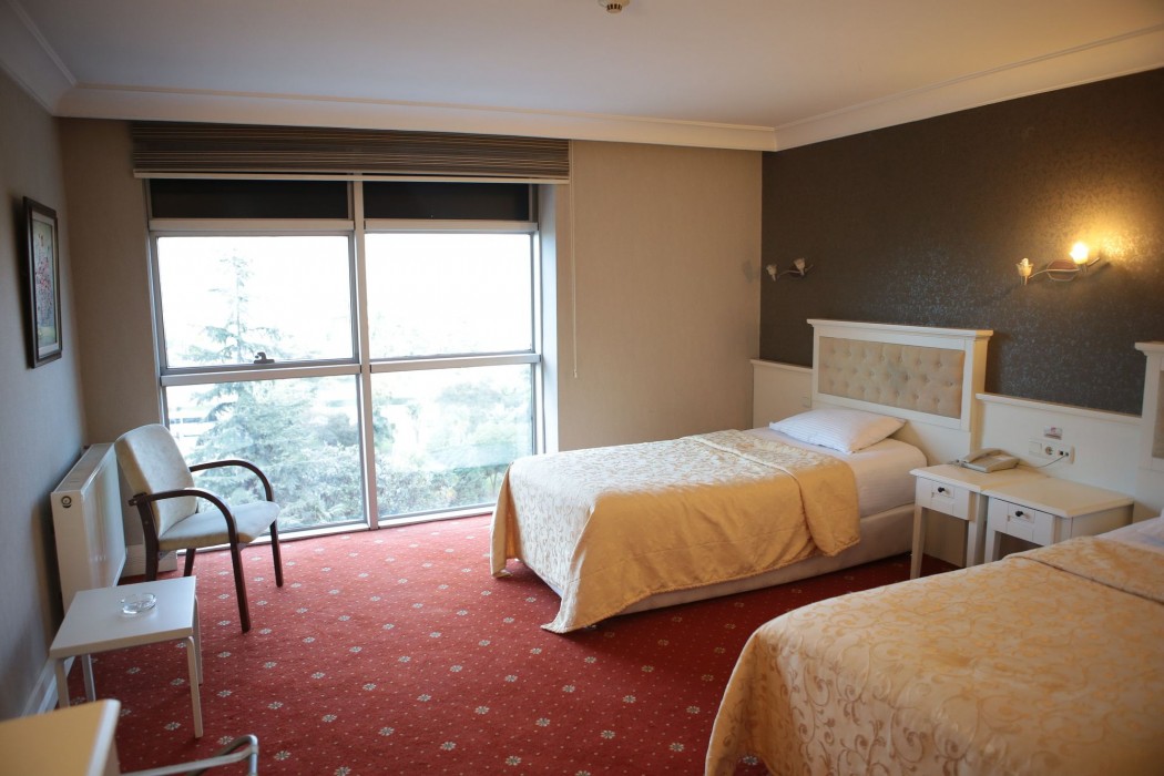 Amisos Hotel 25/70