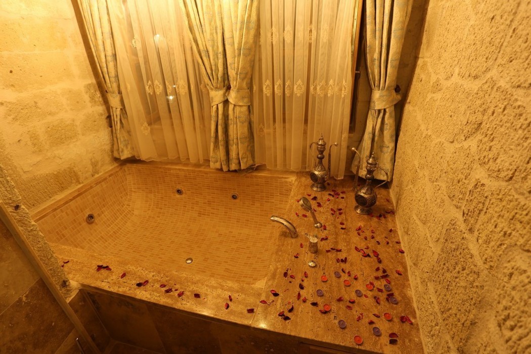 Mahzen Cave Hotel 11/55