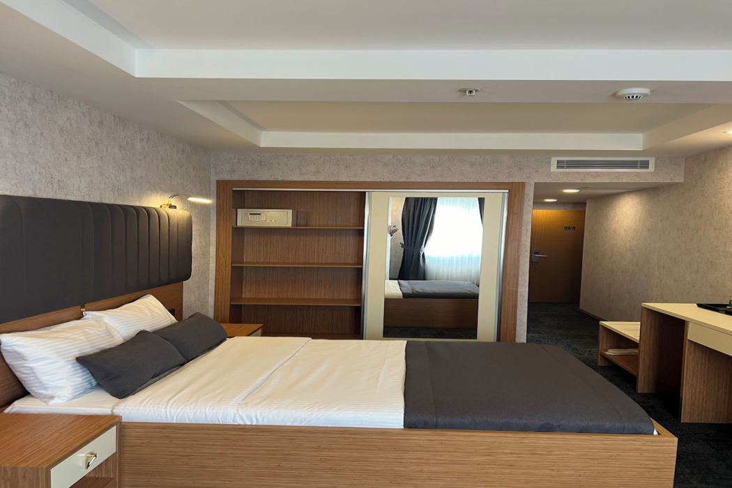 E5 Park Hotel 12/41
