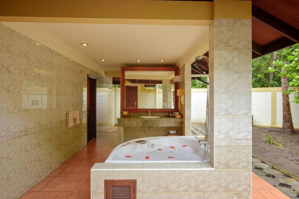 Royal Island Resort and Spa 45/78