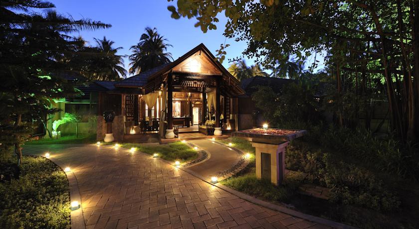 Royal Island Resort and Spa