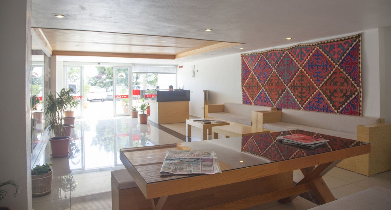Narr Hotel 52/100