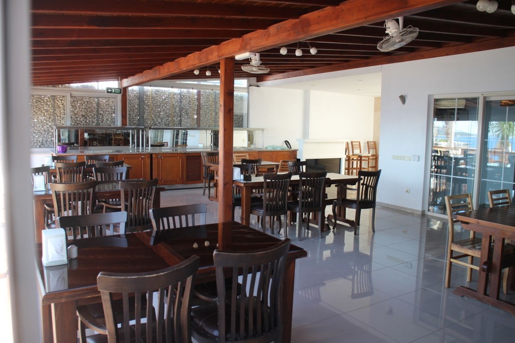 Narr Hotel 65/100