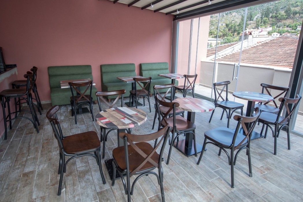 Sakura Hostel & Pub 57/88