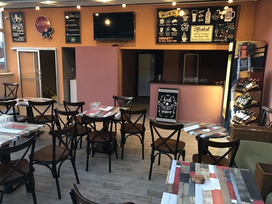 Sakura Hostel & Pub 34/88