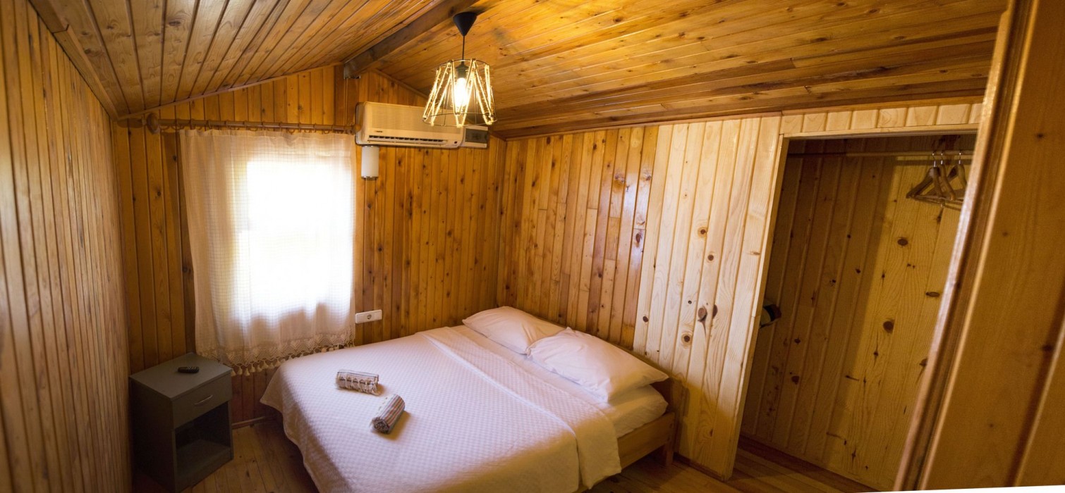 Base Bungalows 3/31