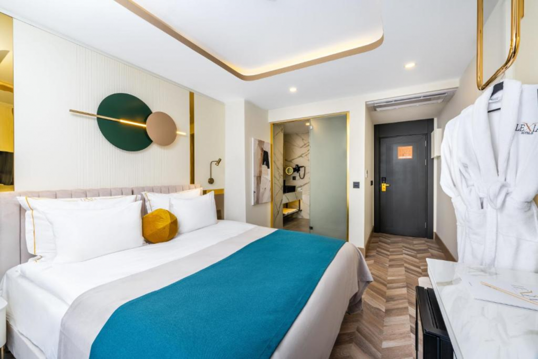 Lexia Hotels 6/20