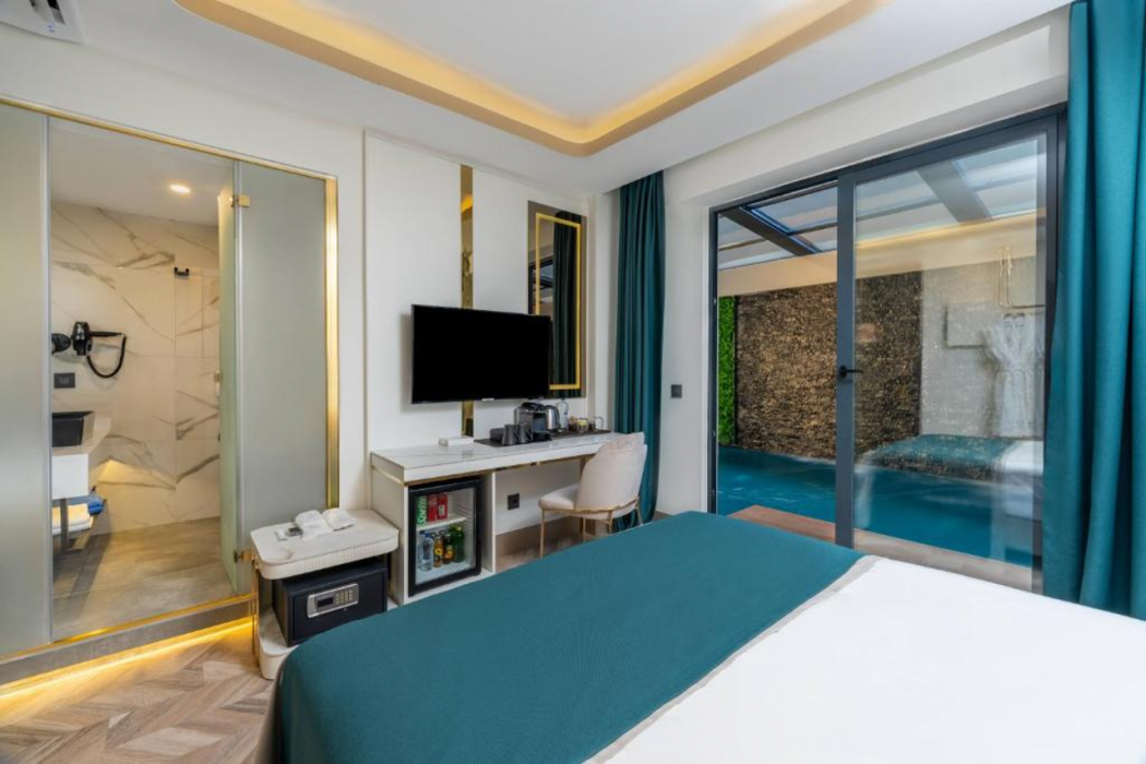 Lexia Hotels 10/20