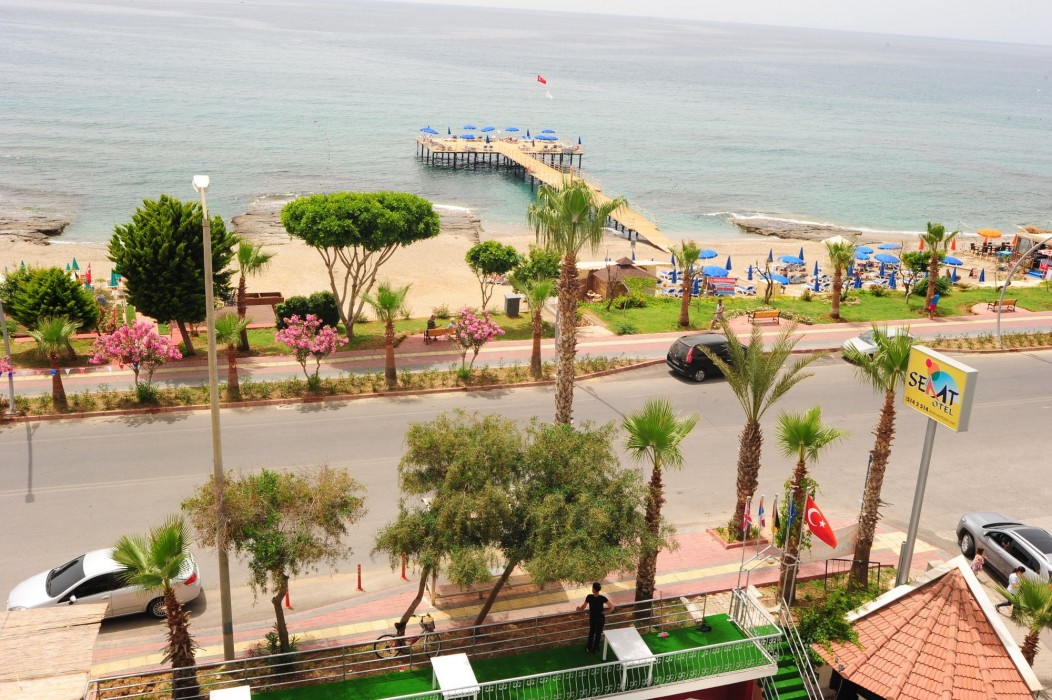 Semt Luna Beach Hotel 43/75