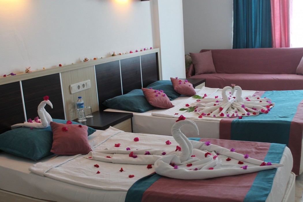 Semt Luna Beach Hotel 38/75