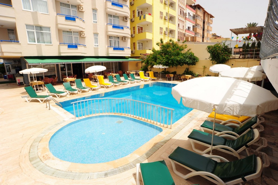 Semt Luna Beach Hotel 32/75