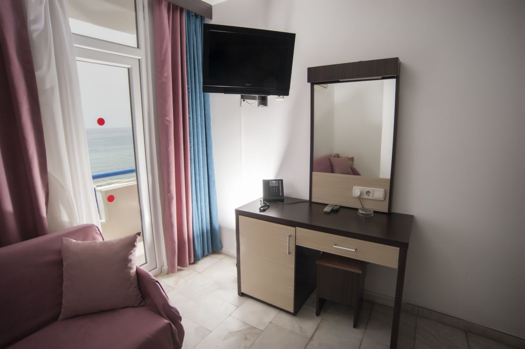 Semt Luna Beach Hotel 35/75