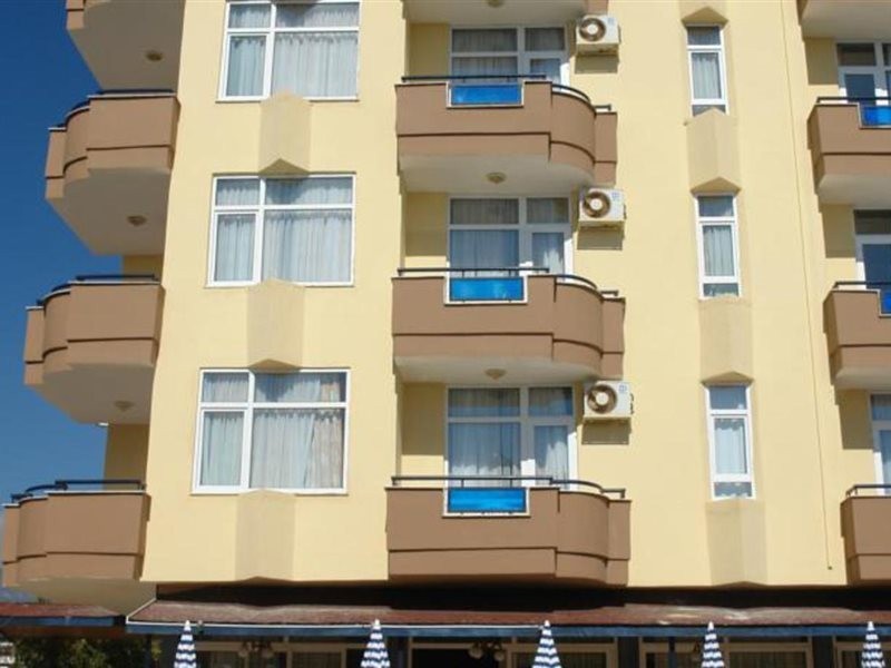 Semt Luna Beach Hotel 58/75