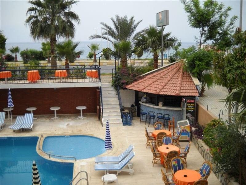 Semt Luna Beach Hotel 56/75