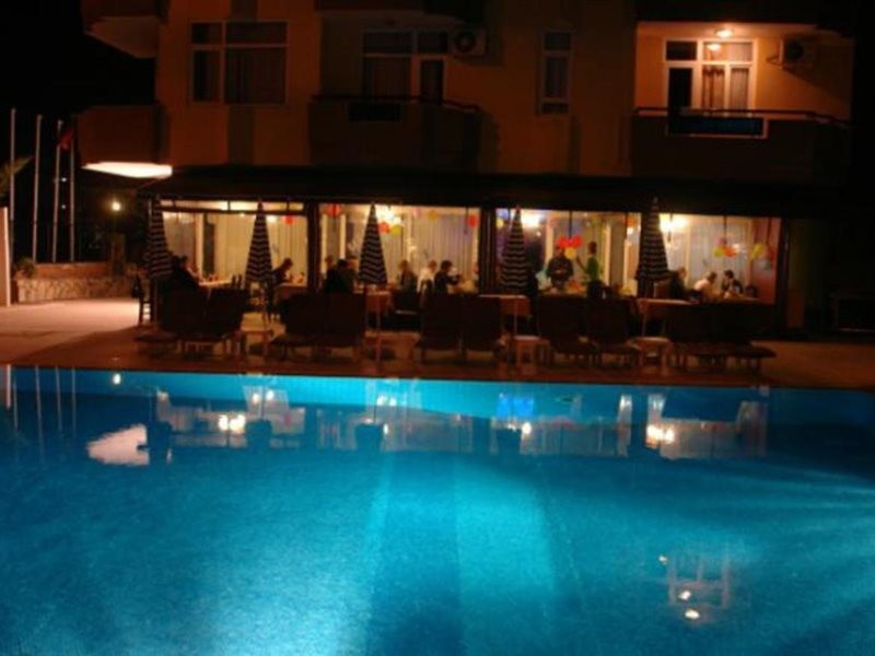 Semt Luna Beach Hotel 51/75