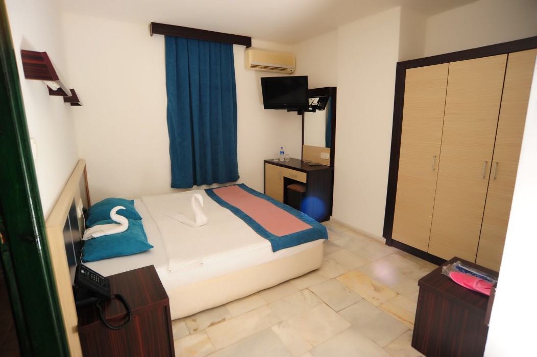 Semt Luna Beach Hotel 31/75
