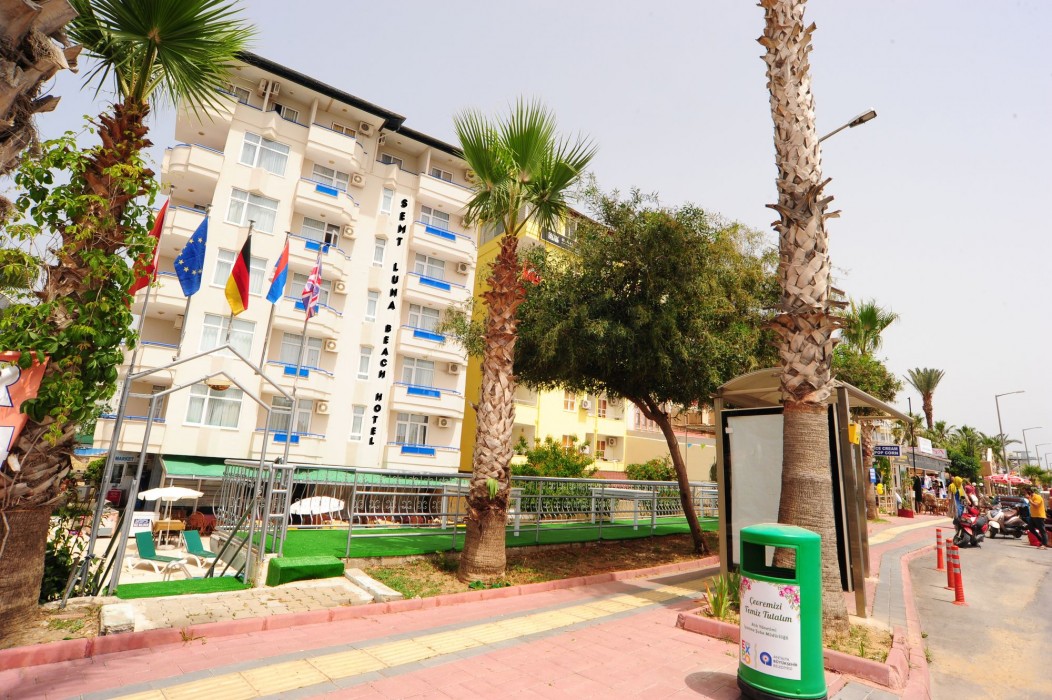 Semt Luna Beach Hotel 44/75