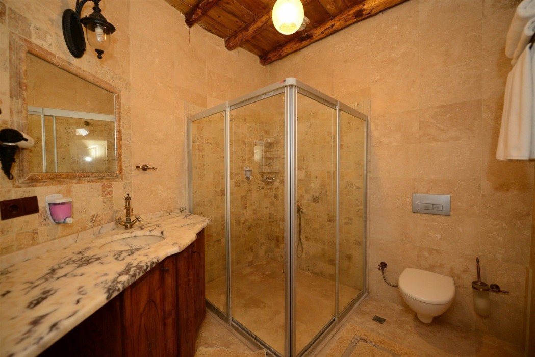 Elysee Cave House 52/100