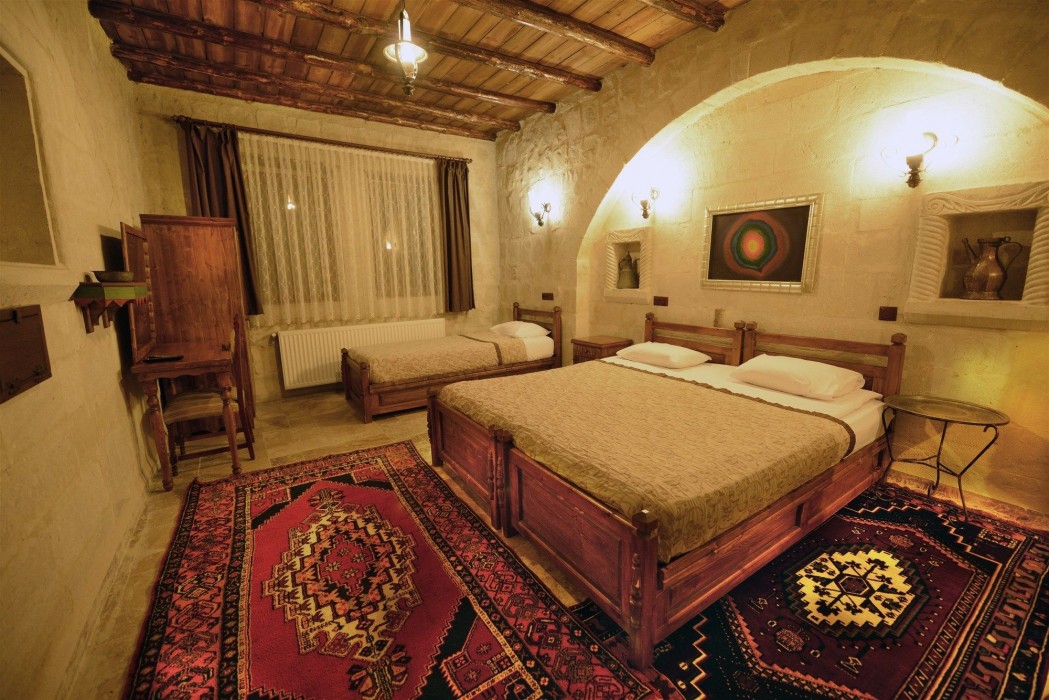 Elysee Cave House 48/100