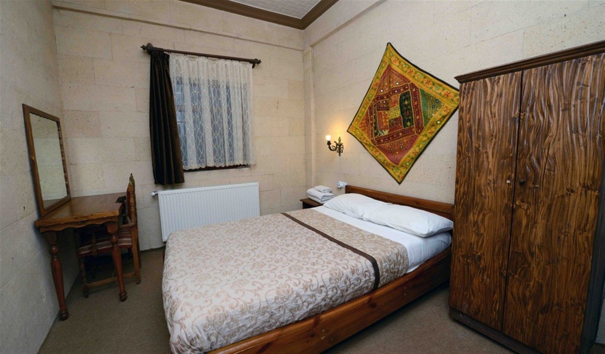 Elysee Cave House 24/100