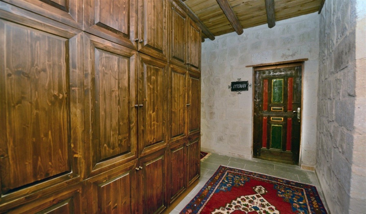 Elysee Cave House 41/100