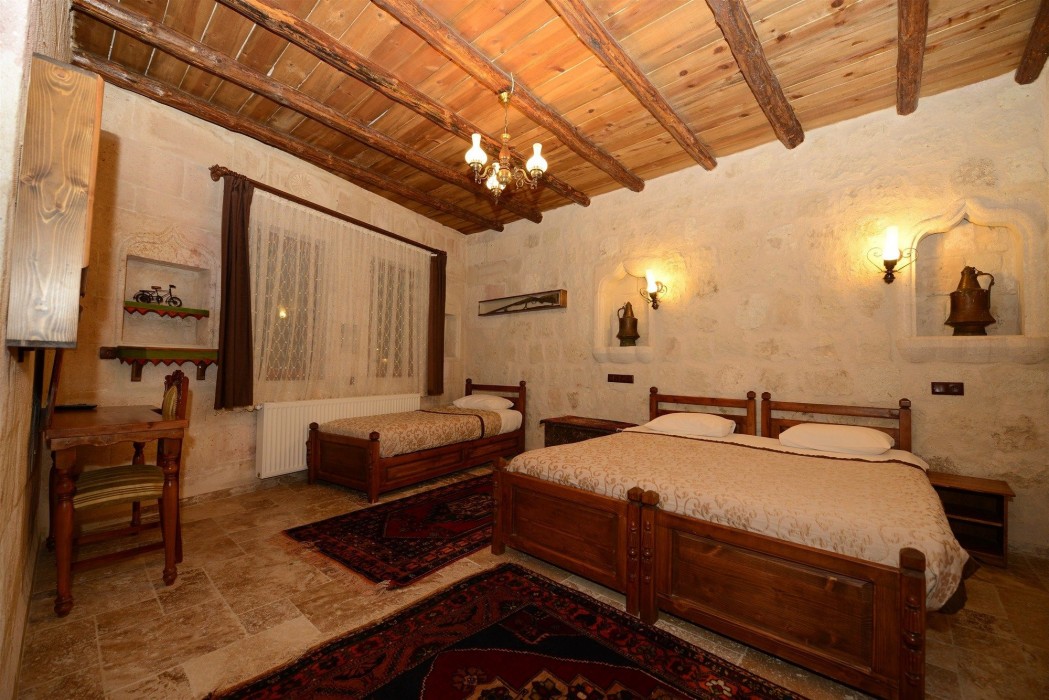 Elysee Cave House 40/100