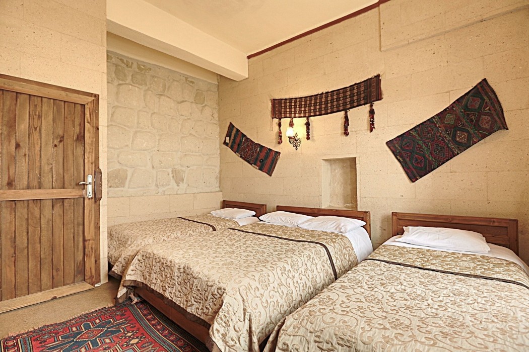 Elysee Cave House 57/100