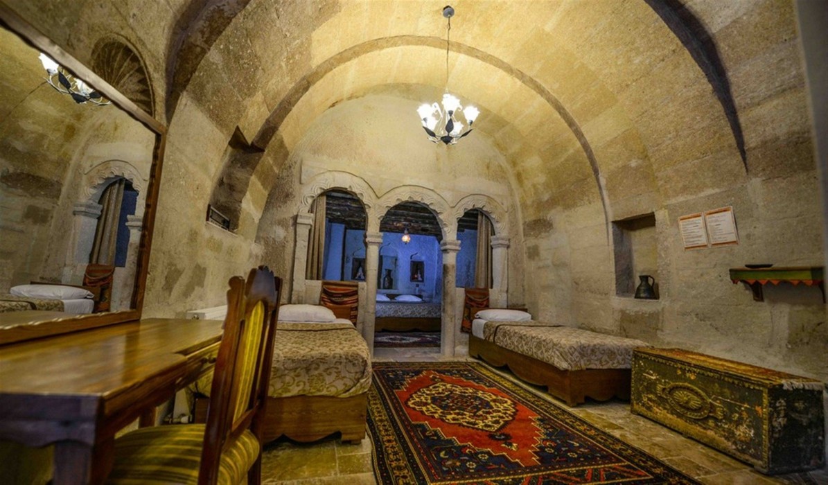 Elysee Cave House 58/100