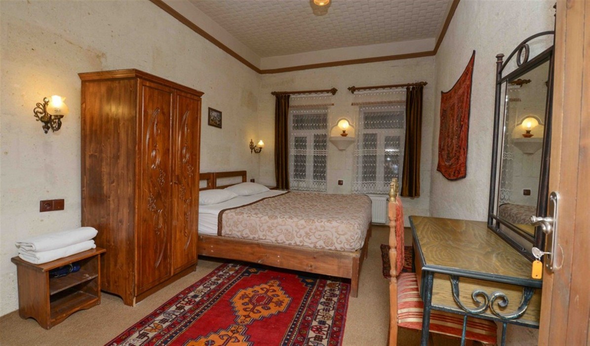 Elysee Cave House 31/100