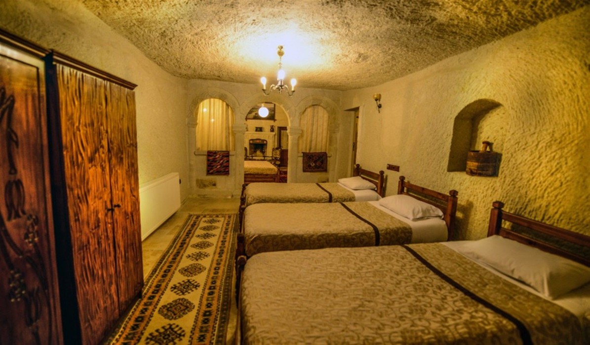 Elysee Cave House 34/100