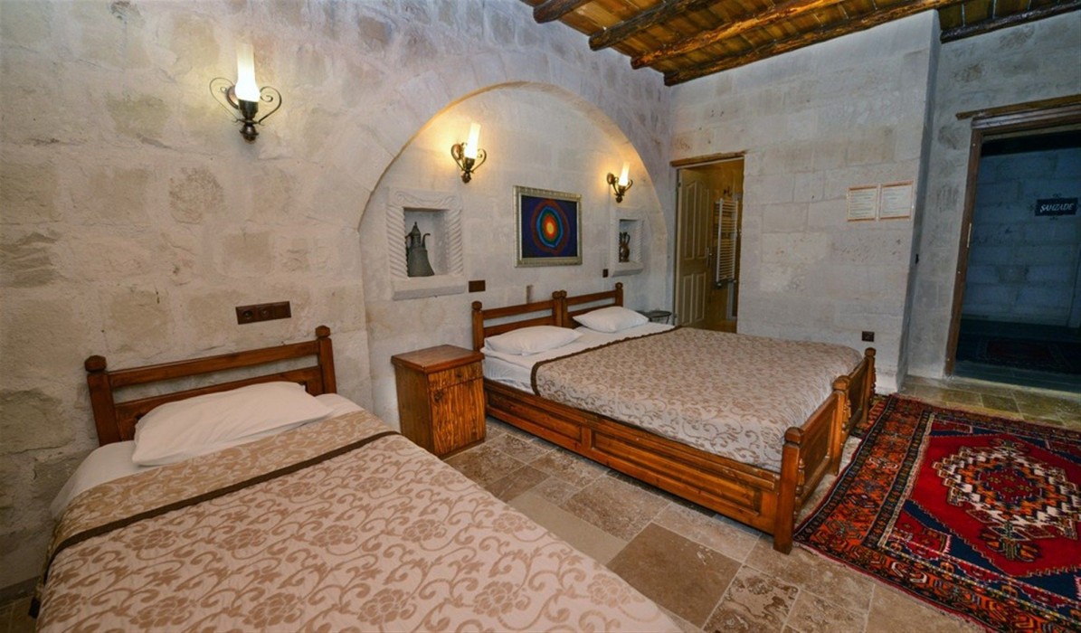 Elysee Cave House 35/100