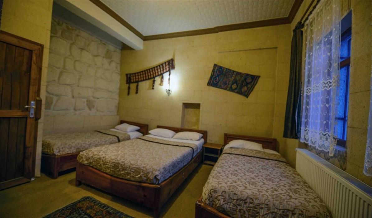 Elysee Cave House 28/100