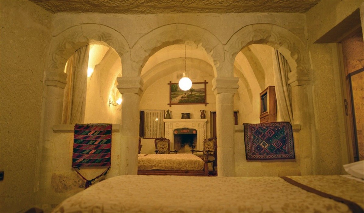Elysee Cave House 44/100