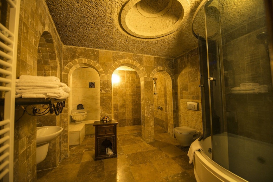 Vineyard Cave Hotel 49/98