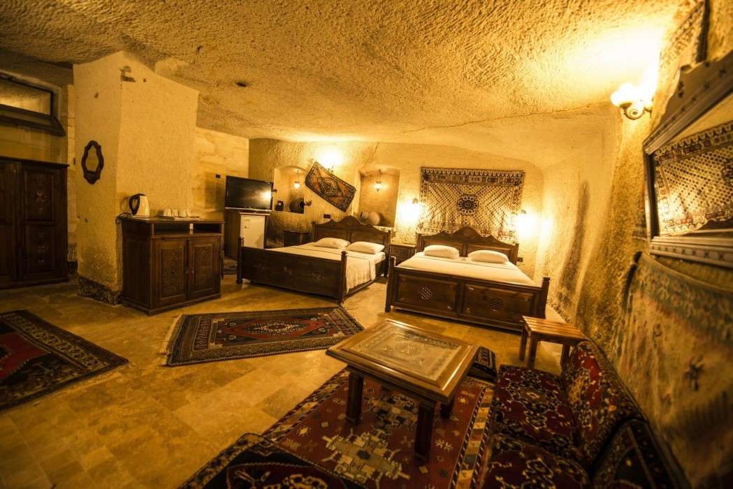 Vineyard Cave Hotel 60/98