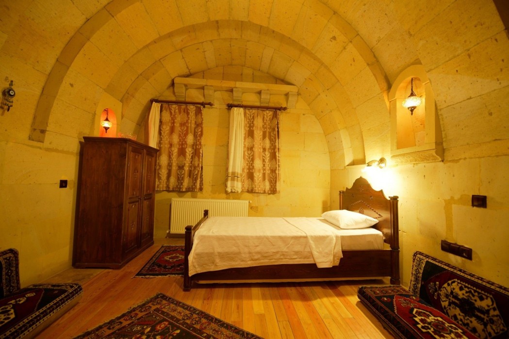 Vineyard Cave Hotel 24/98