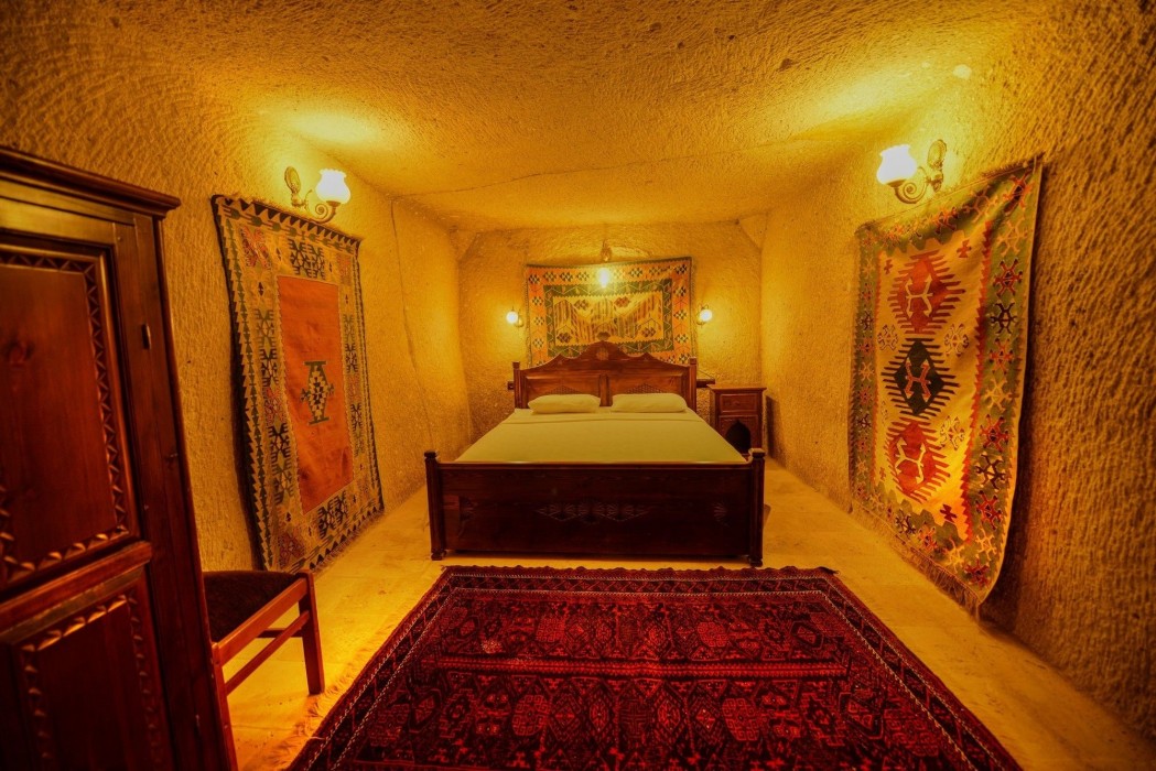Vineyard Cave Hotel 38/98