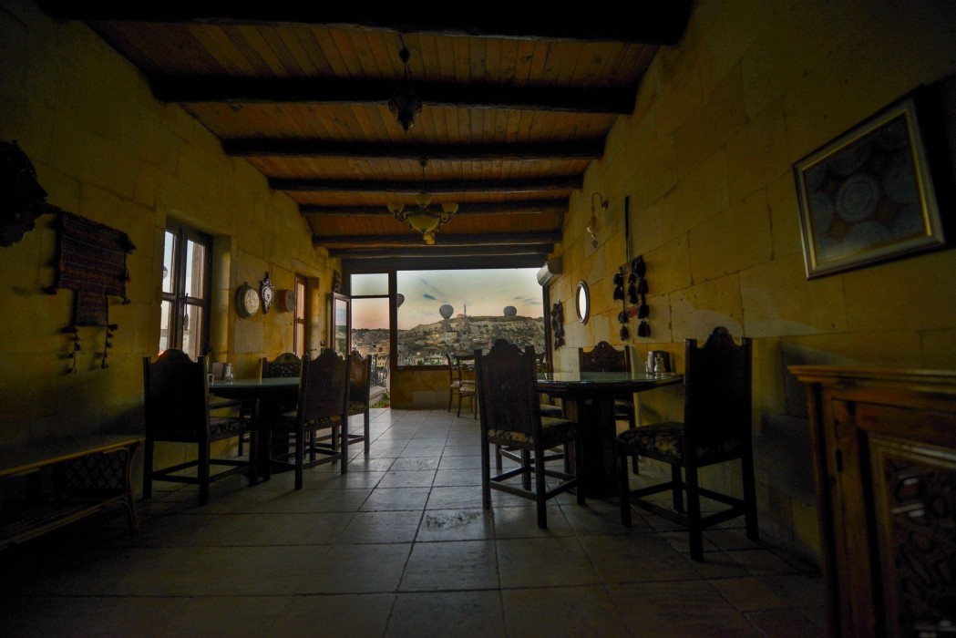 Vineyard Cave Hotel 39/98