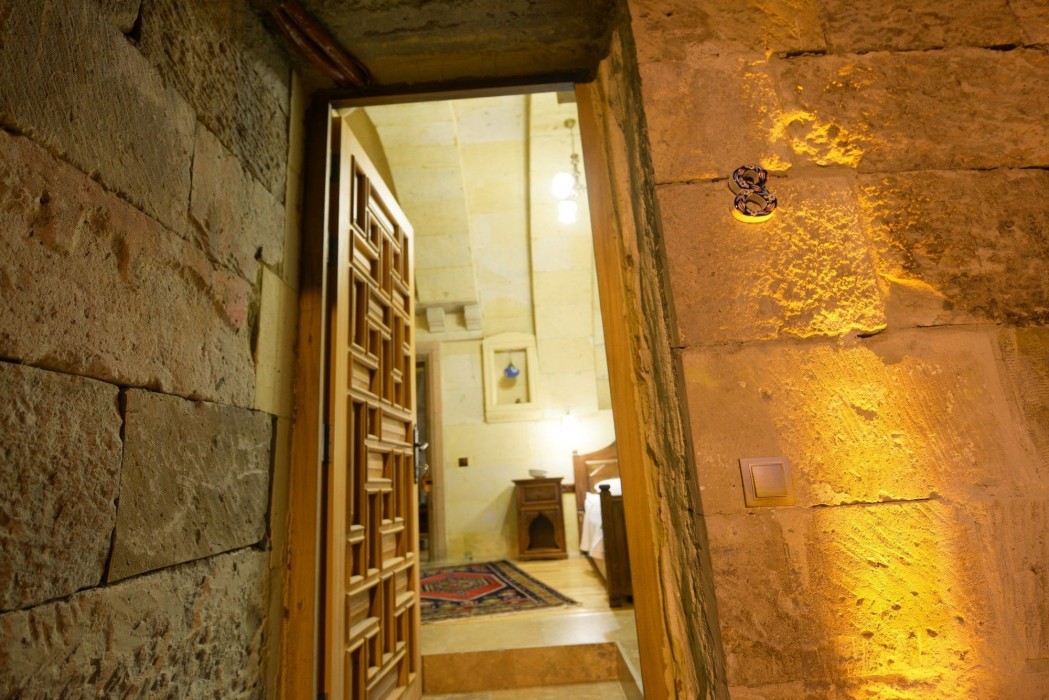 Vineyard Cave Hotel 67/98