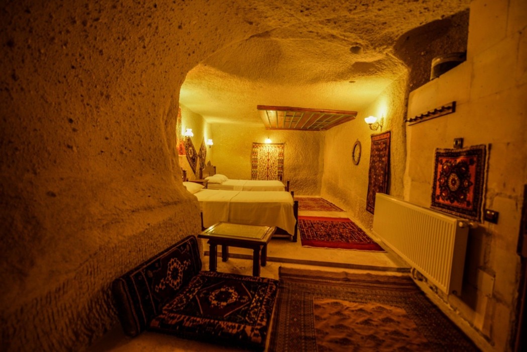 Vineyard Cave Hotel 41/98