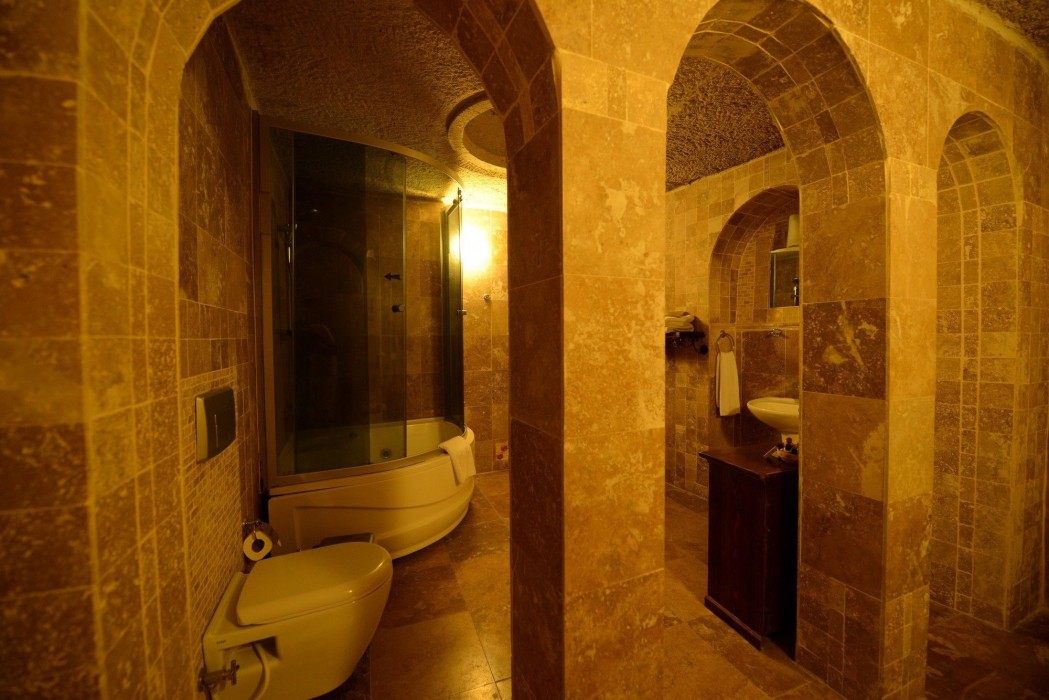 Vineyard Cave Hotel 50/98