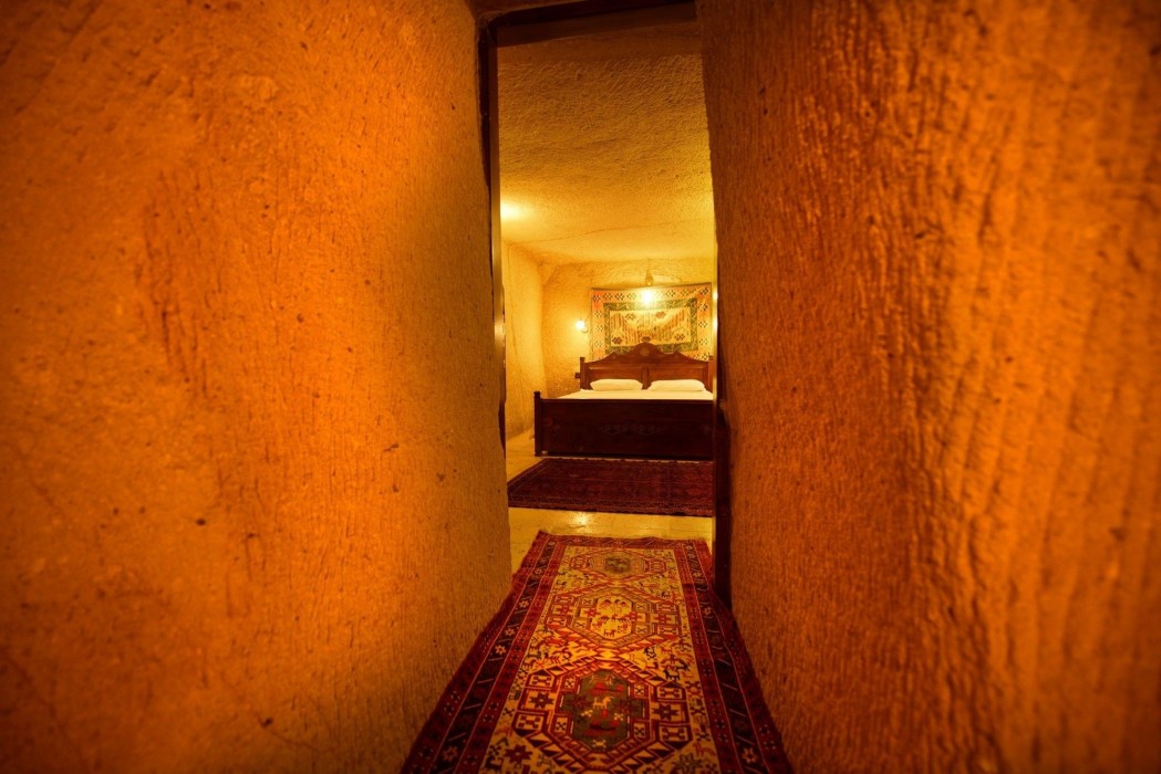 Vineyard Cave Hotel 40/98