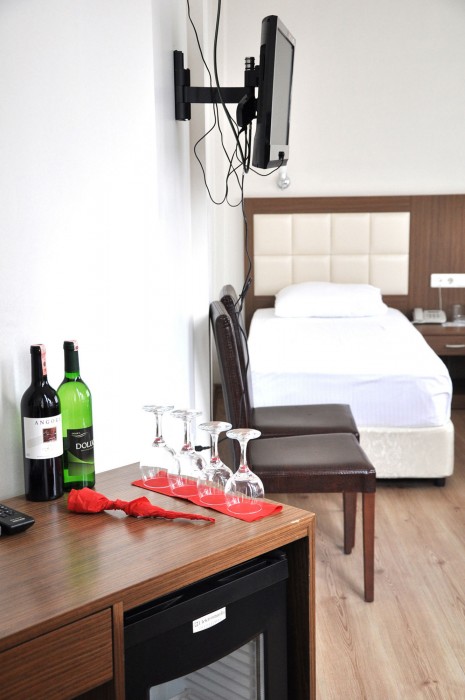 Hivas Hotel 13/19