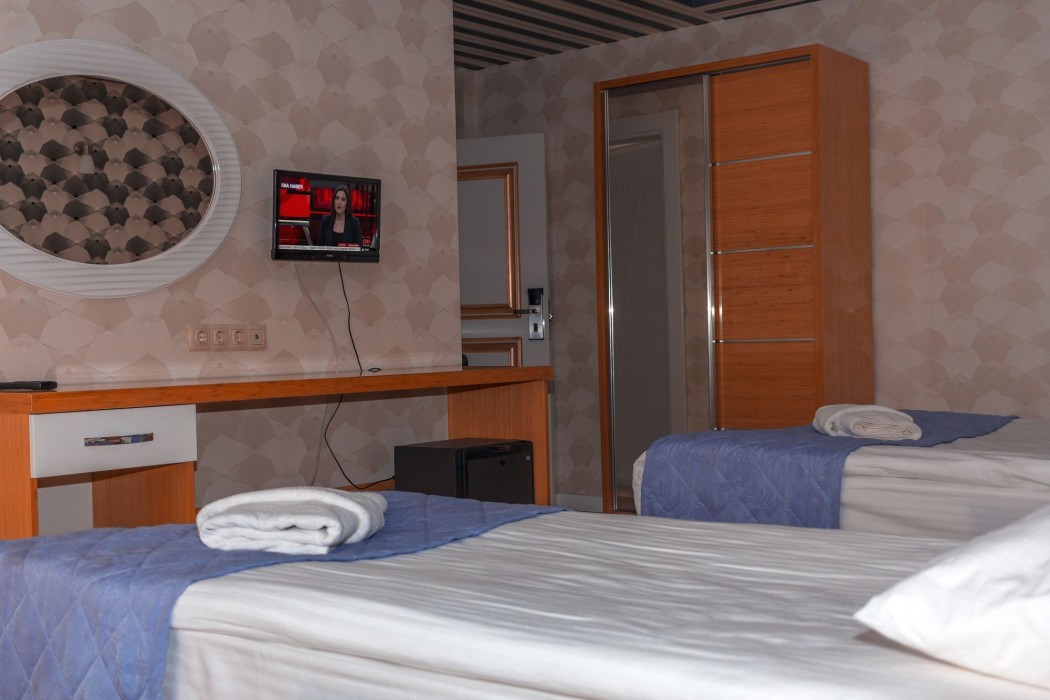 Peracity Hotel 44/99