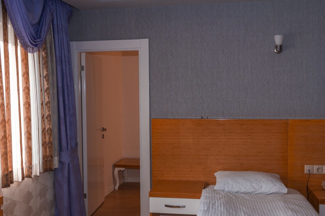 Peracity Hotel 23/99