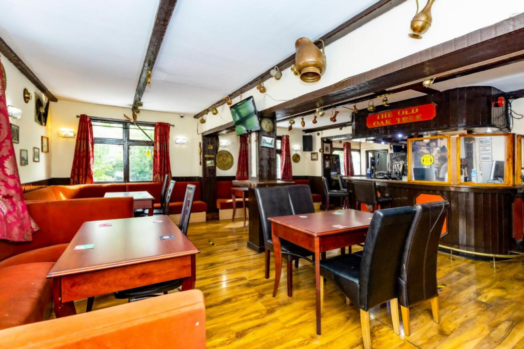 OYO Old Oak Tree Inn 23/37